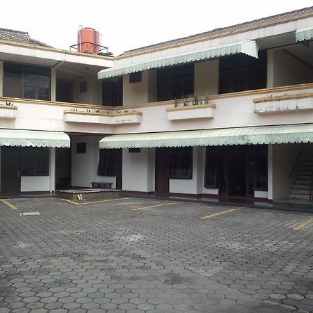 Hotel Sriwijaya Бандунг Екстериор снимка