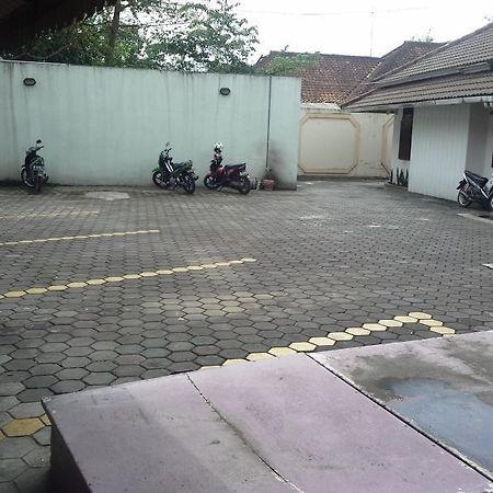 Hotel Sriwijaya Бандунг Екстериор снимка