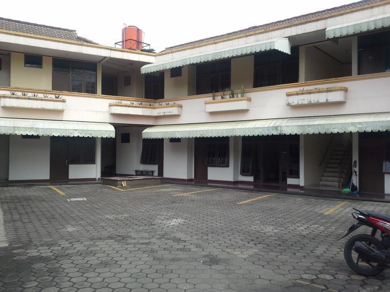 Hotel Sriwijaya Бандунг Екстериор снимка